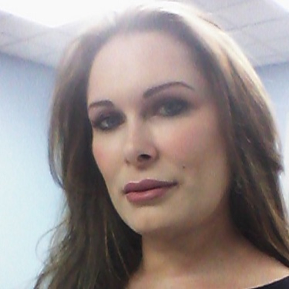 Meet your Posher, Desiree